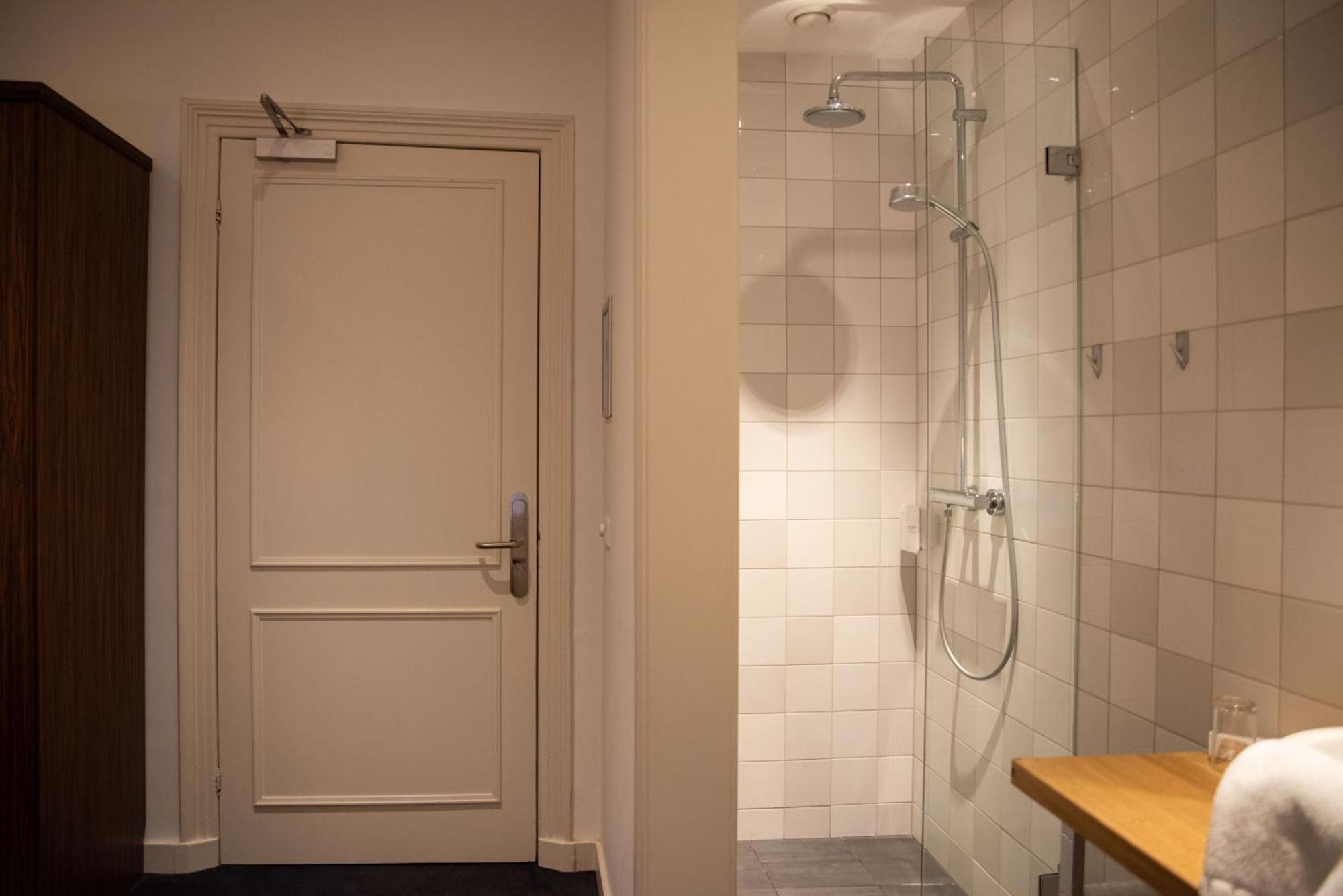 Single Room,1366749320:JPEG